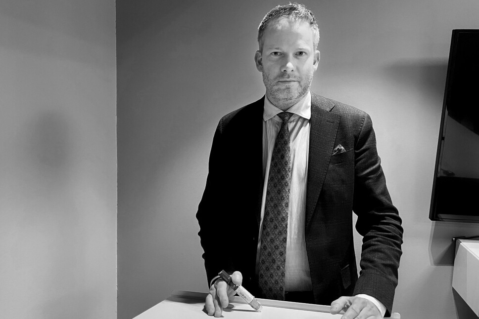 – Butikker som har drevet i over hundre år, går nå konkurs, planlagte samferdselsprosjekter fryses eller kanselleres og småbarnsfamilier har store problemer med å få endene til å møtes, skriver Pål Arne Davidsen, som mener at det i en slik situasjon er feil å ikke kutte i bistanden.